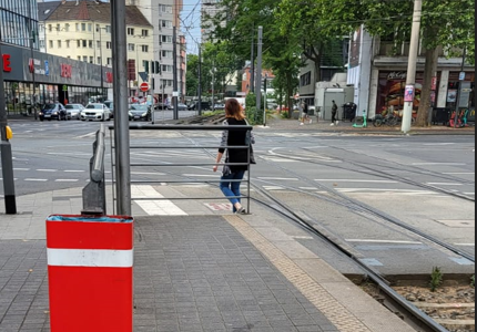 Ein Bahnsteig am Barbarossaplatz in Köln